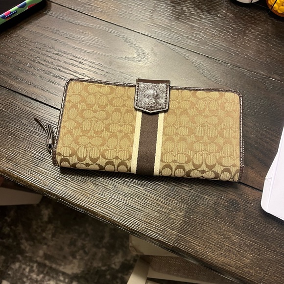Coach Handbags - Vintage brown cloth tan striped zip around wallet